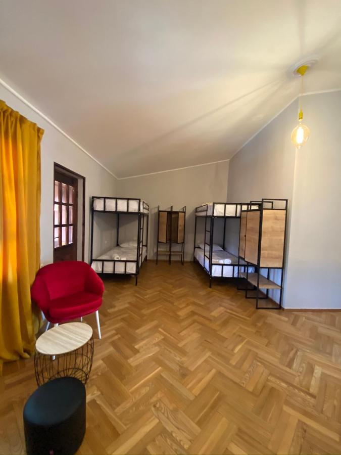 Red Door Apartment Tbilisi Exterior photo