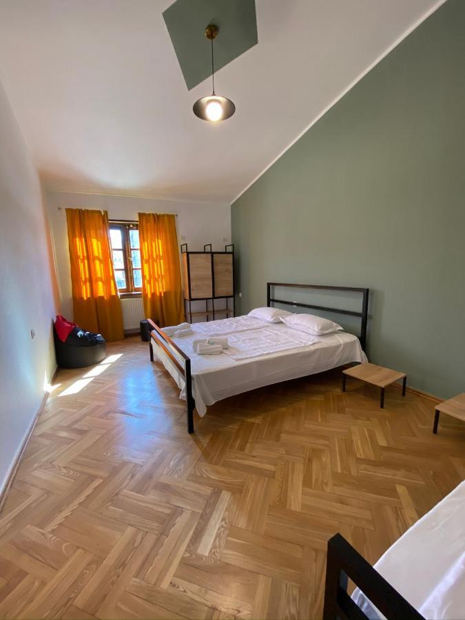 Red Door Apartment Tbilisi Exterior photo