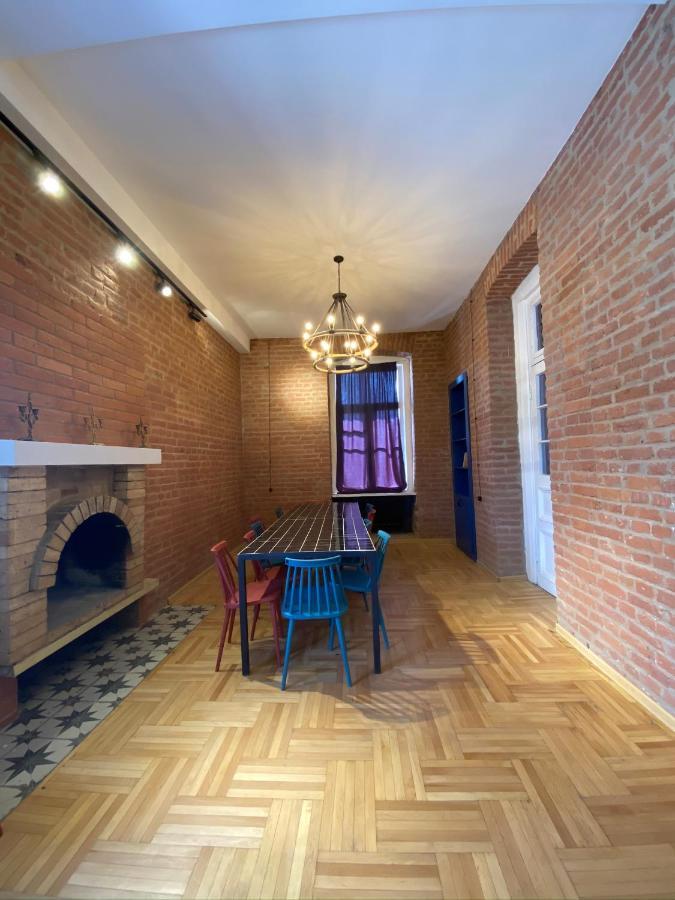 Red Door Apartment Tbilisi Exterior photo