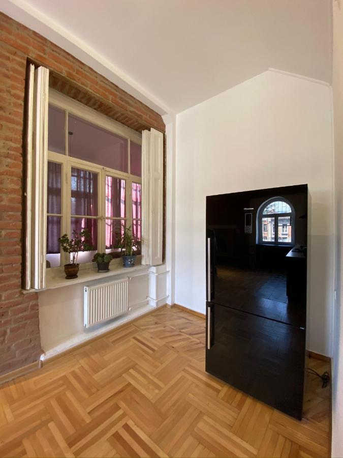 Red Door Apartment Tbilisi Exterior photo