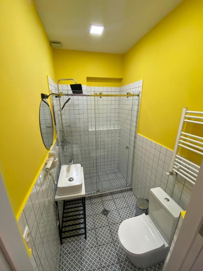 Red Door Apartment Tbilisi Exterior photo