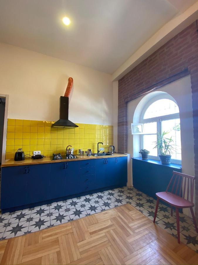 Red Door Apartment Tbilisi Exterior photo