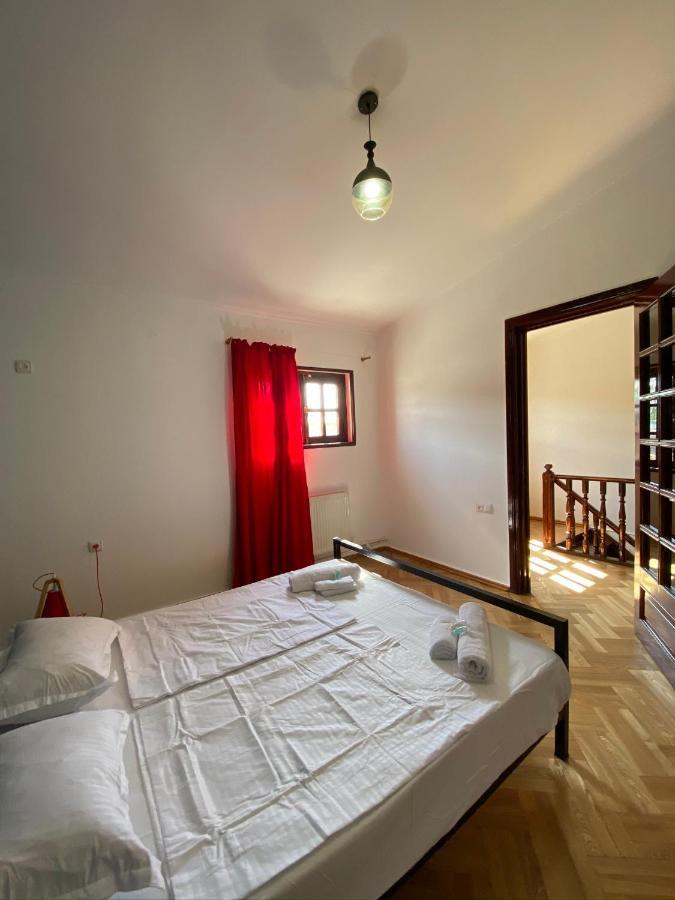 Red Door Apartment Tbilisi Exterior photo