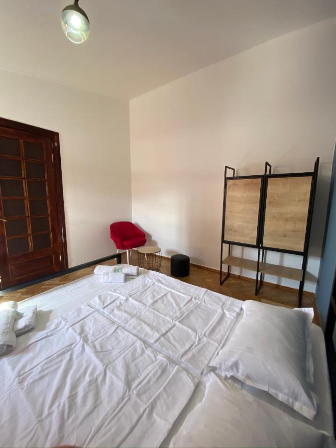 Red Door Apartment Tbilisi Exterior photo