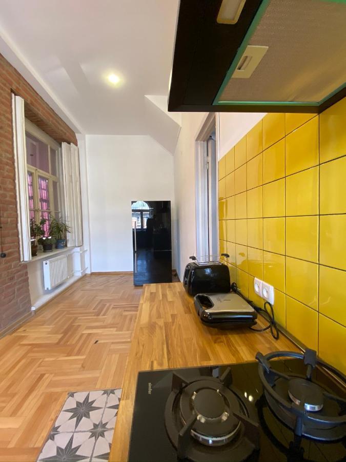 Red Door Apartment Tbilisi Exterior photo