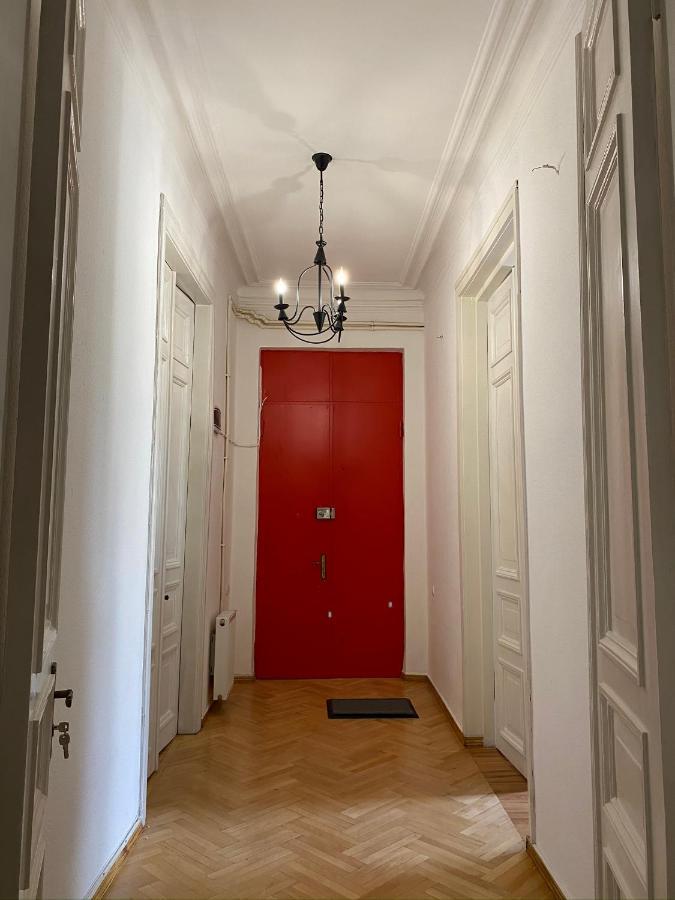 Red Door Apartment Tbilisi Exterior photo