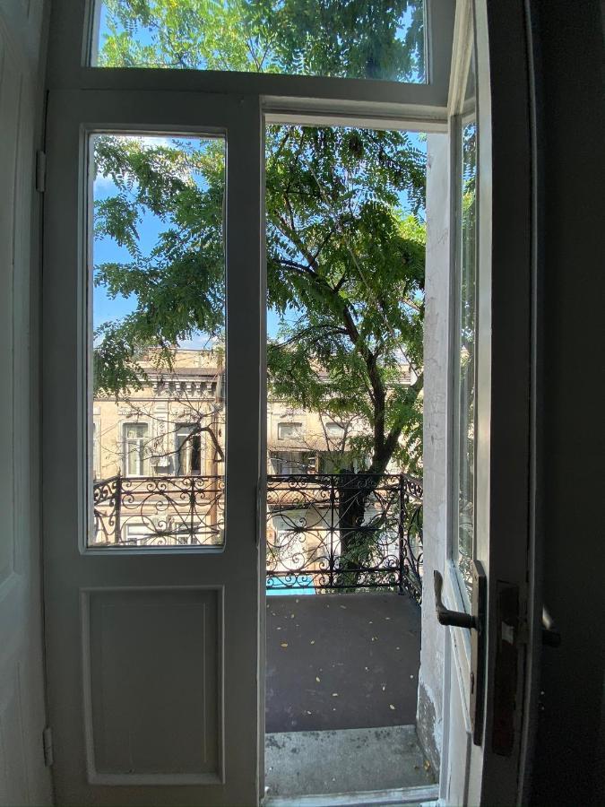 Red Door Apartment Tbilisi Exterior photo