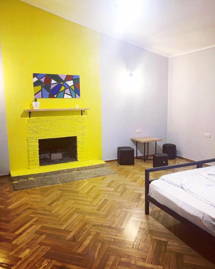 Red Door Apartment Tbilisi Exterior photo