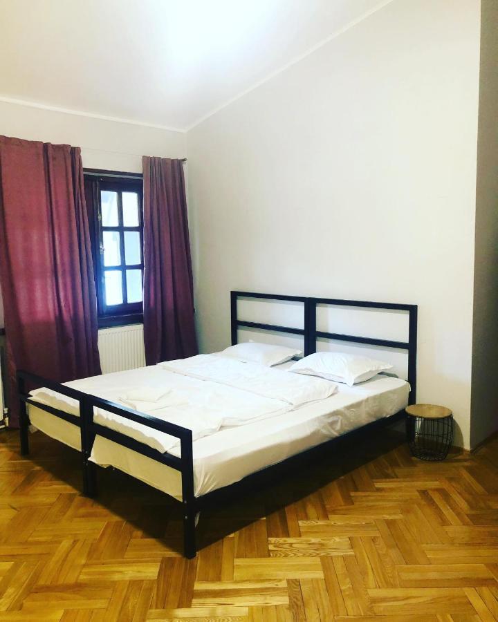 Red Door Apartment Tbilisi Exterior photo